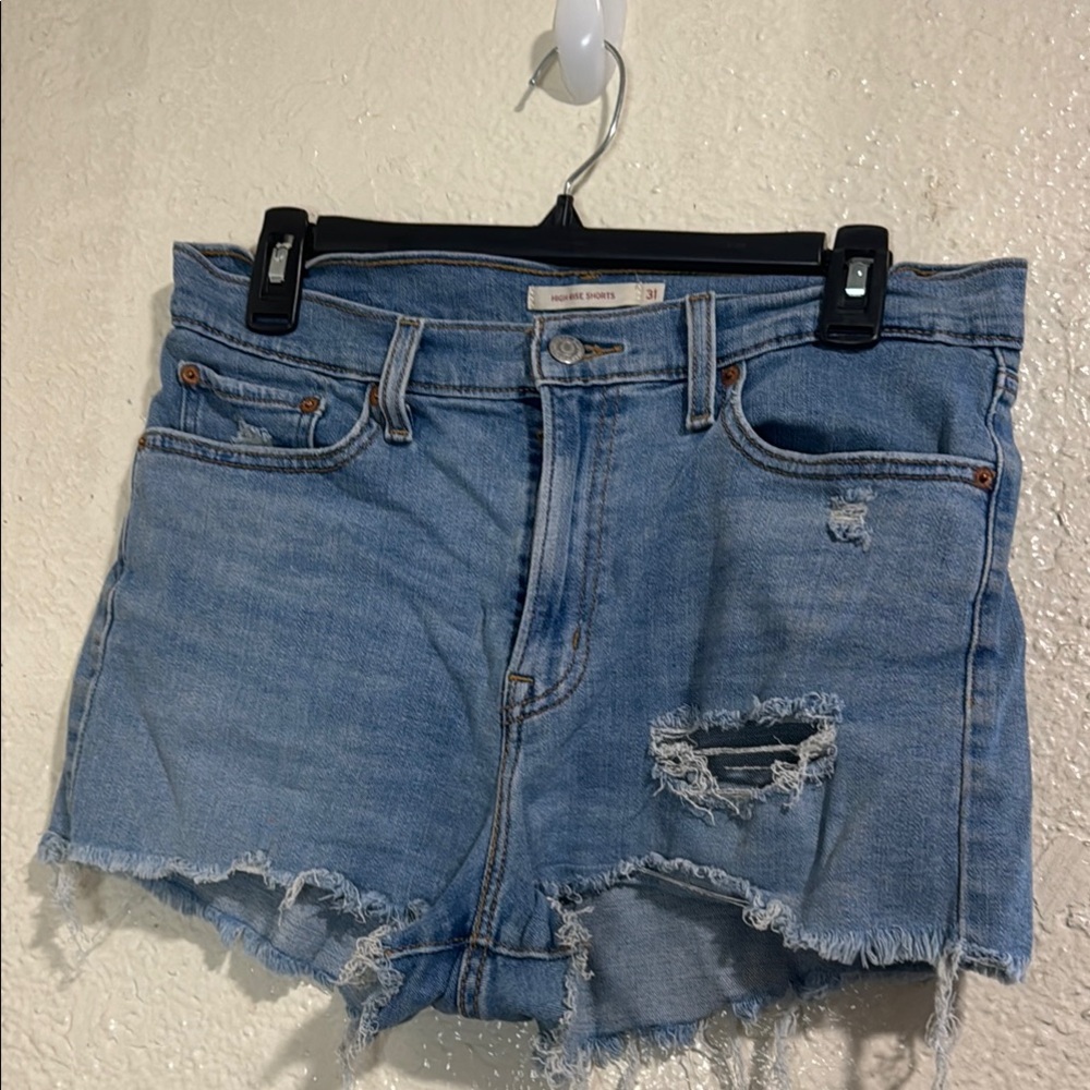 It's a chor Levi used like new